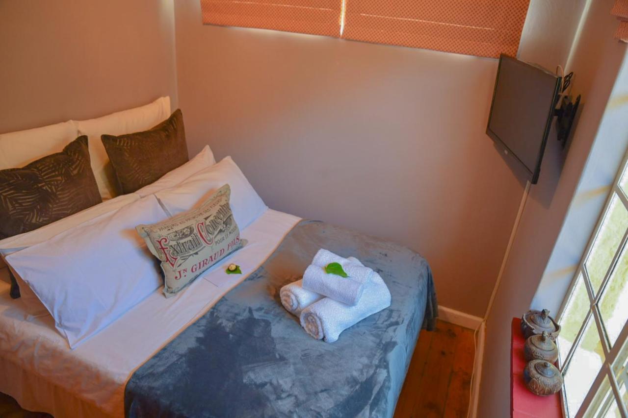On Pinewood Guest House Cape Town Dış mekan fotoğraf